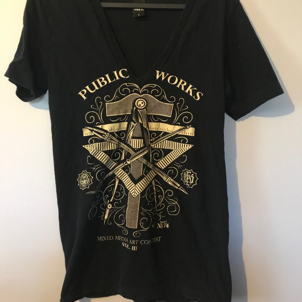 OBEY V NECK